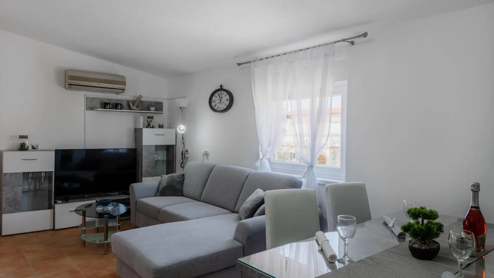 Apartment Sostaric Vir Croatia