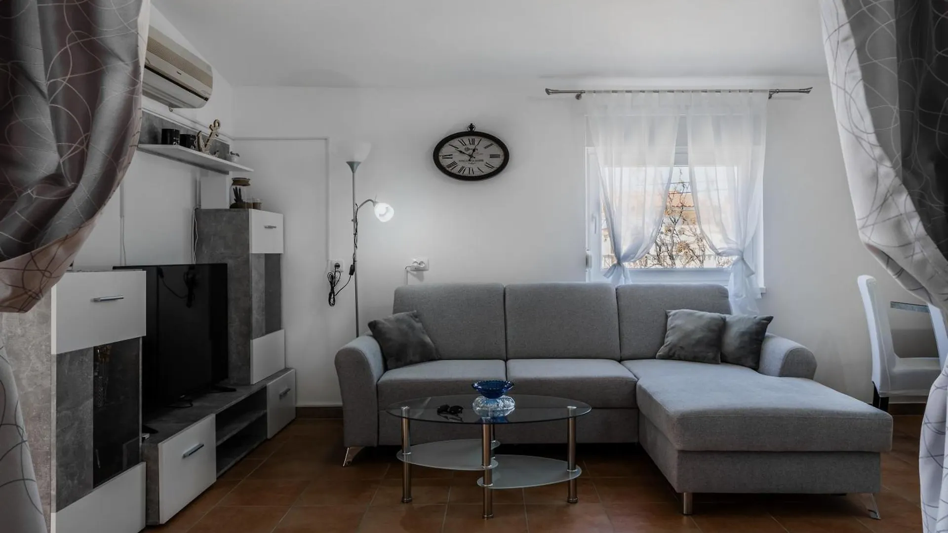 Apartment Sostaric Vir