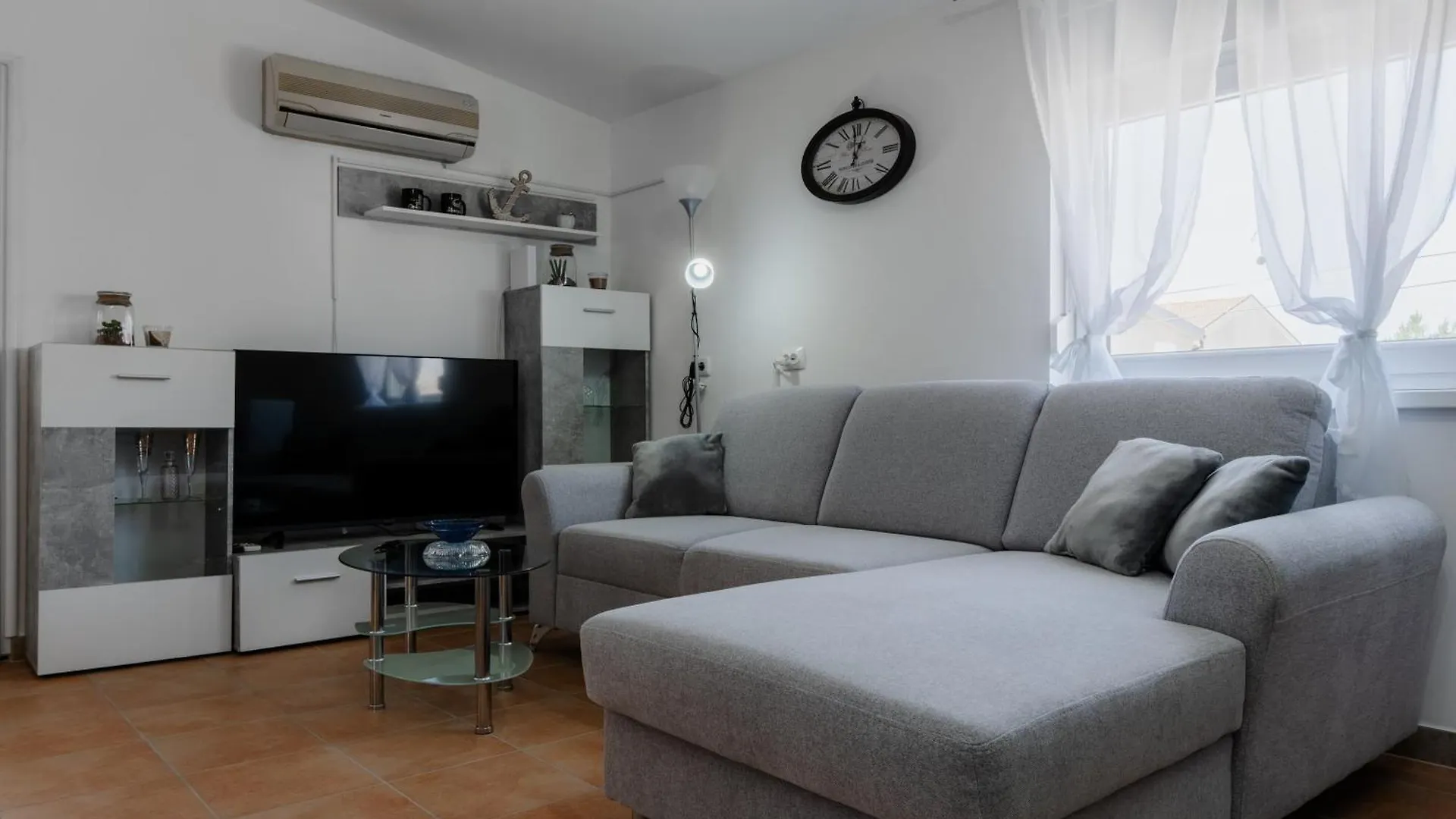 Apartment Sostaric Vir